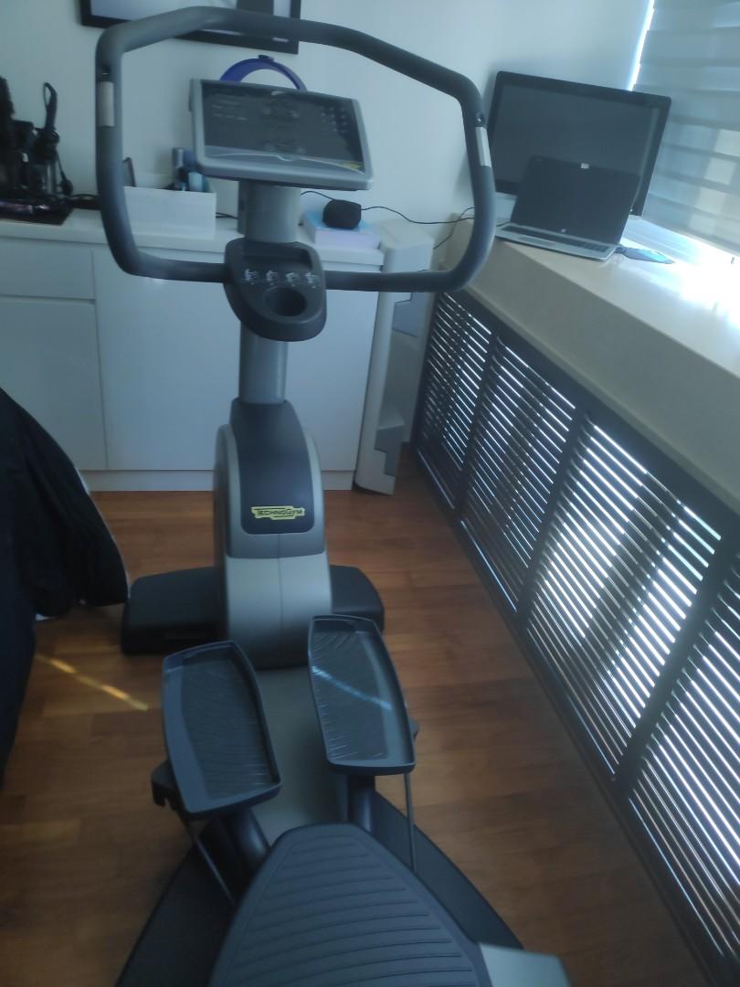 Technogym Cardio Wave Force Machine, Sports Equipment, Exercise