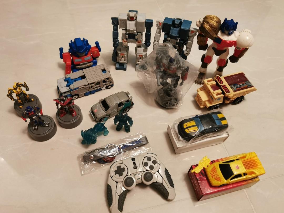 Transformers Misc Items (Category: Remote Control Toys) located in Singapore. Submitted by zoidspoison13 (Listing ID 1008782253, Image 1). Description: What you see is what you get. All as a set only, no individual sale. Thanks.