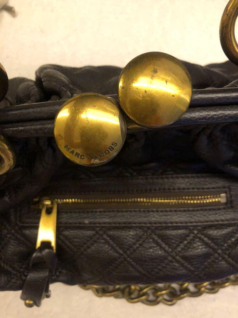 Vintage Marc jacobs stam bag (Category: Luxury Bags & Wallets) located in Makati City. Submitted by azv1116 (Listing ID 1008795054, Image 3). Description: Vintage Marc jacobs stam bag. No inclusions. Heavy gold hardware, quilted leather. The exterior still looks very good but the interior has signs of use. Selling low because there is a problem with the lock (it’s okay when it doesnt hold a lot of things but tends to open when it’s heavy. RFS: de