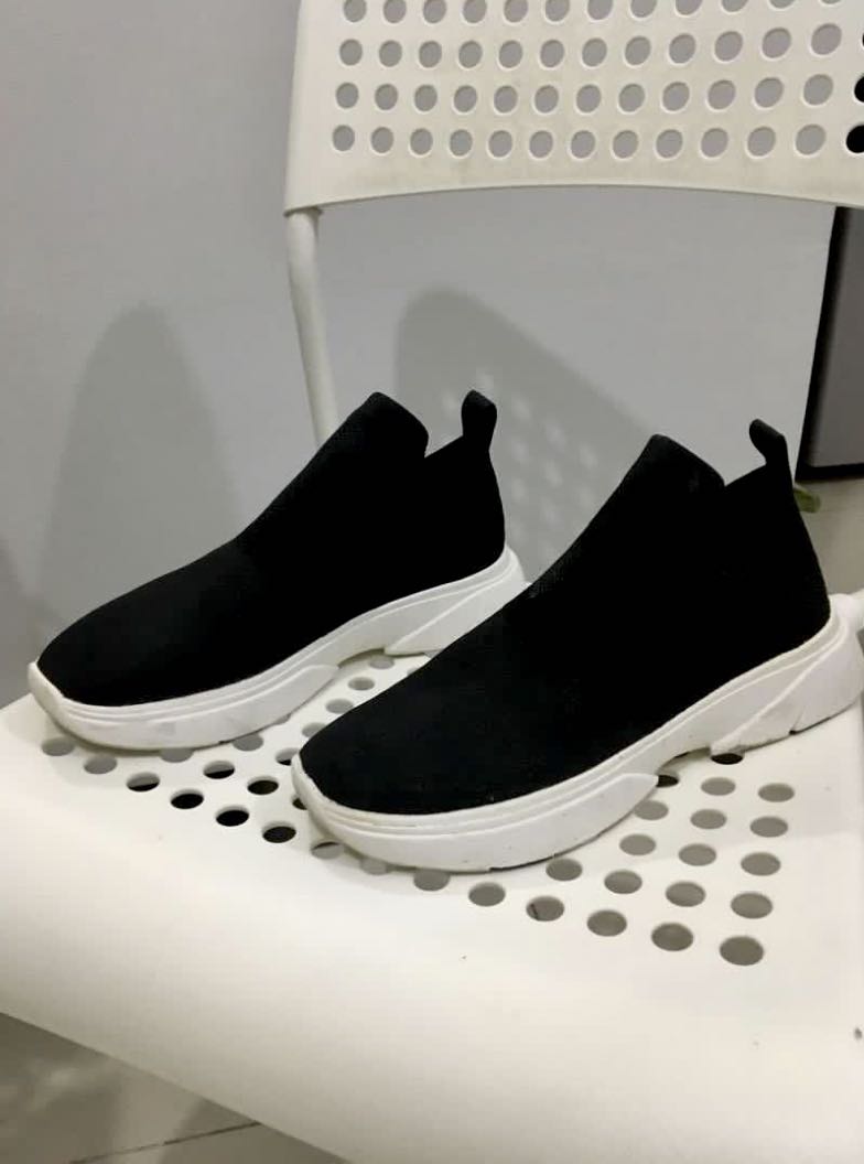 Balenciaga Trainers Dupe, Women's Fashion, Footwear, Sneakers on Carousell