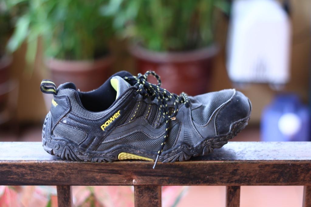 Kasut hiking cheap bata
