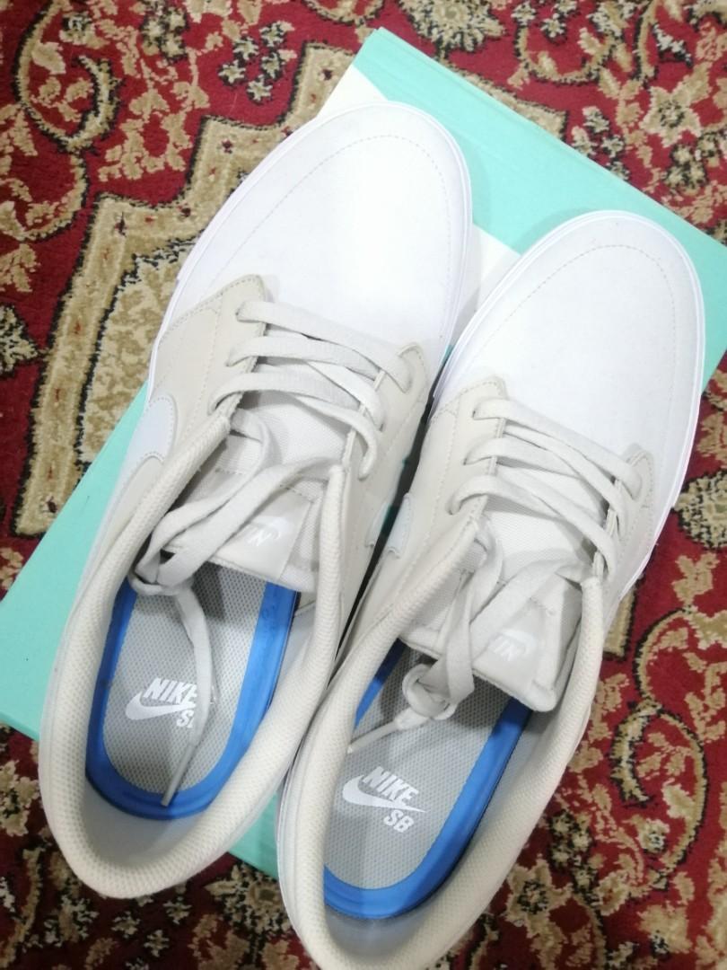 Nike sb portmore white sales