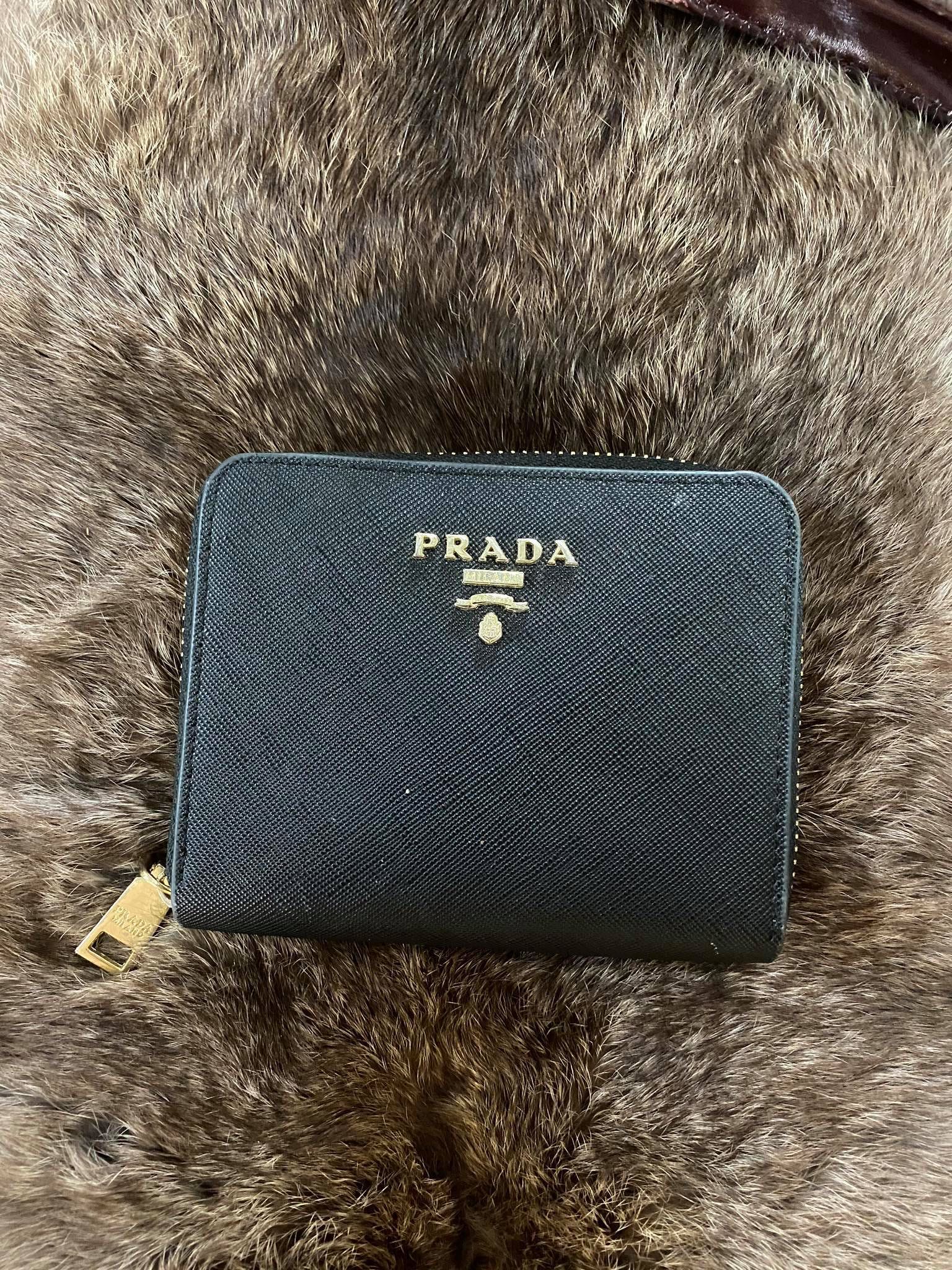 prada wallet original