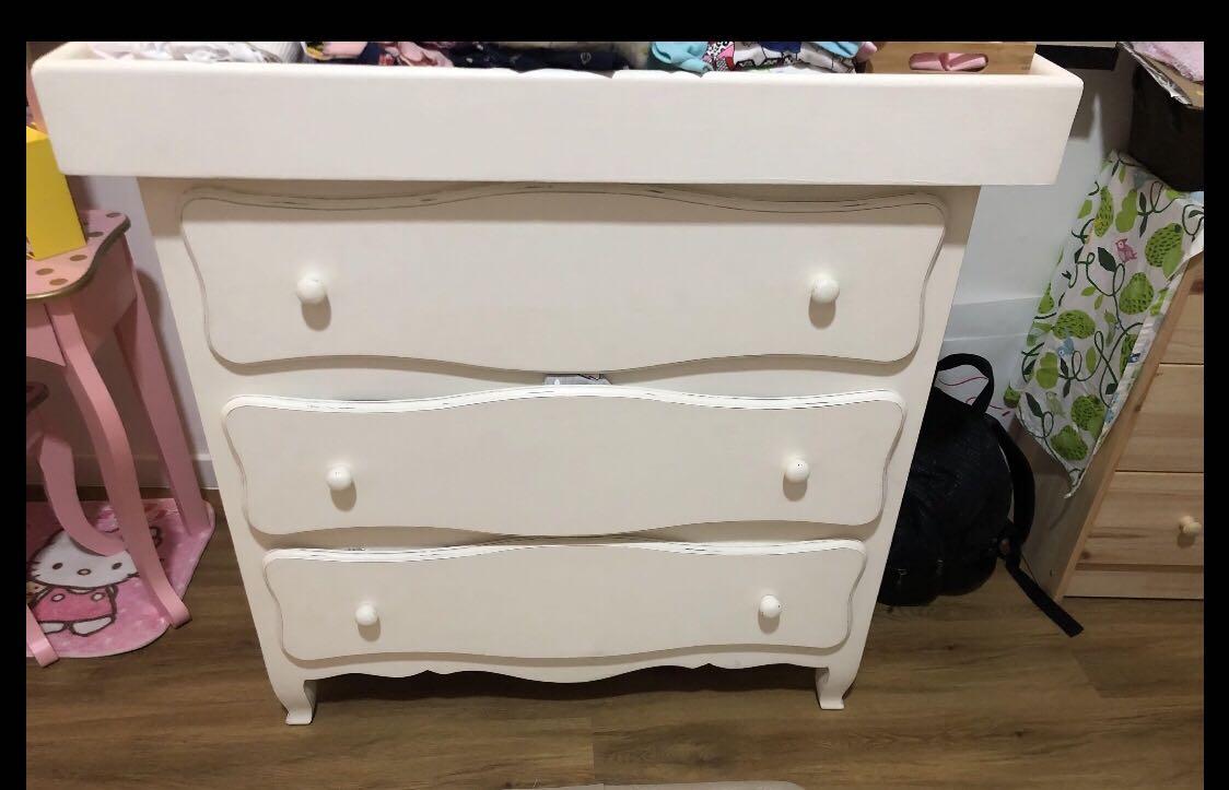 nursery chest of drawers with changing table