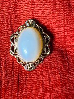 Vintage brooch with pearl