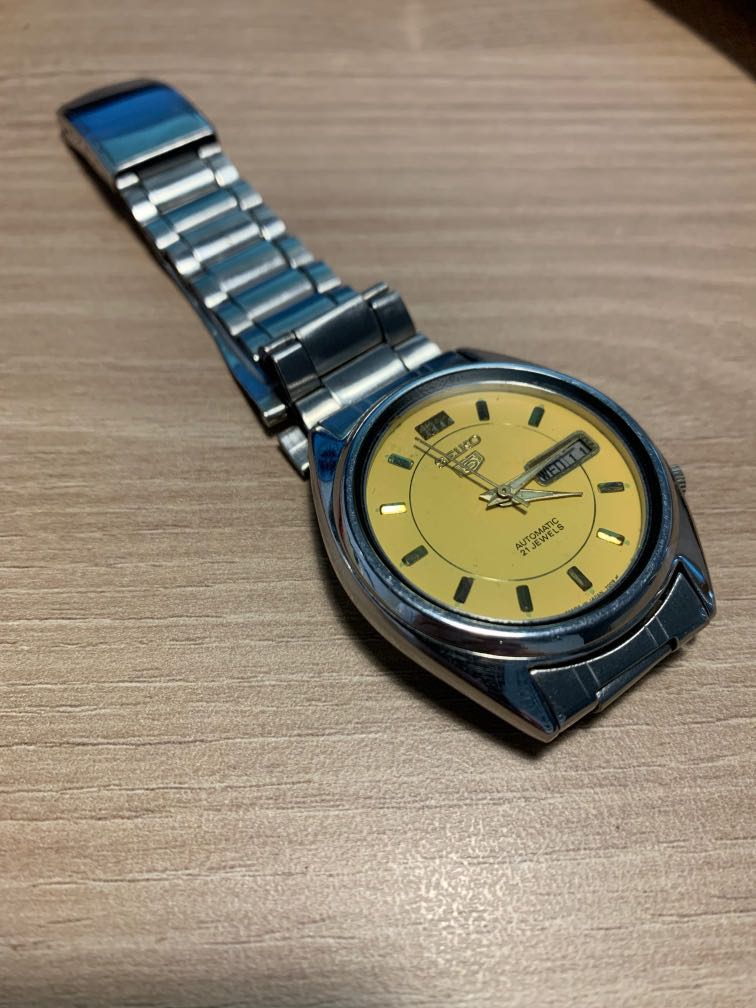 Vintage Seiko 5 Rare Yellow Dial, Men's Fashion, Watches & Accessories,  Watches on Carousell