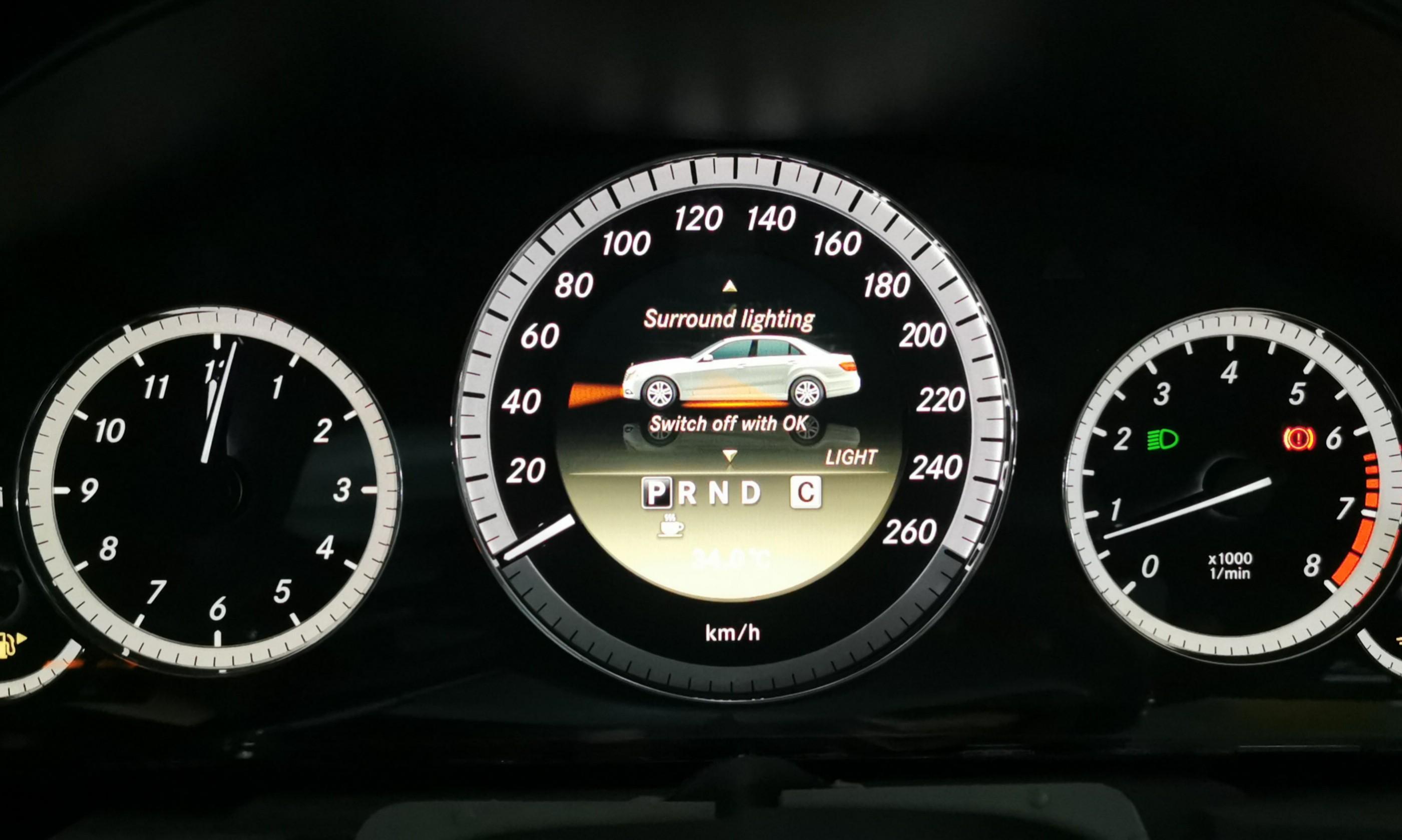 W207 W212 upgrade color cluster., Car Accessories, Accessories on Carousell