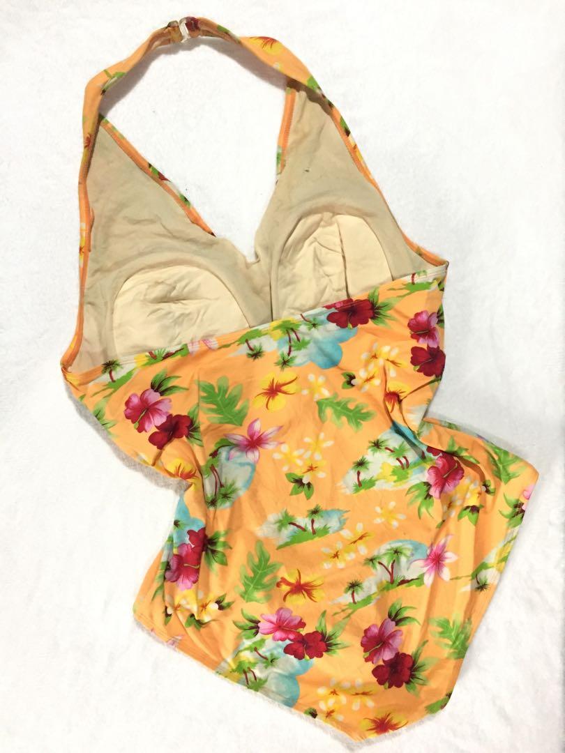White stag women's bathing suits top