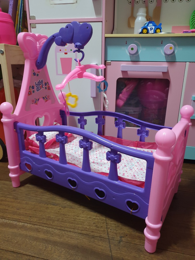 a baby alive crib