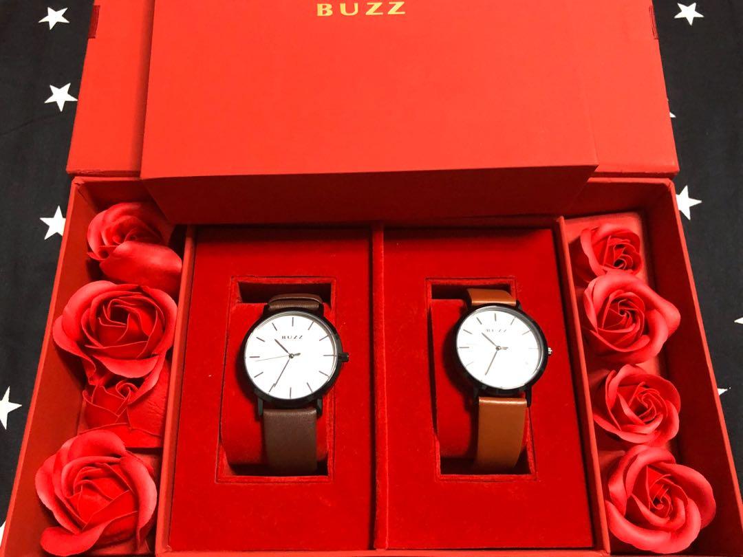 Buzz outlet couple watch