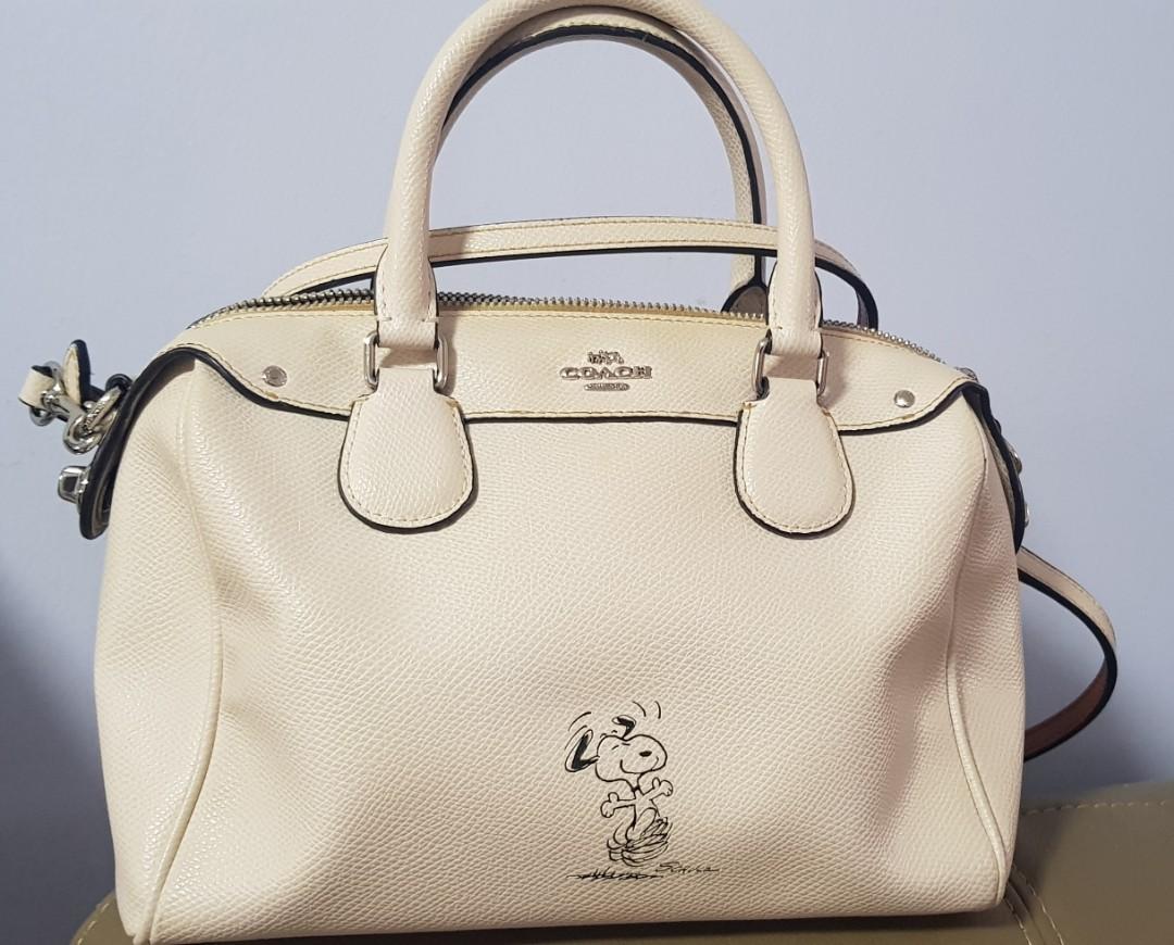 Limited edition snoopy coach discount purse
