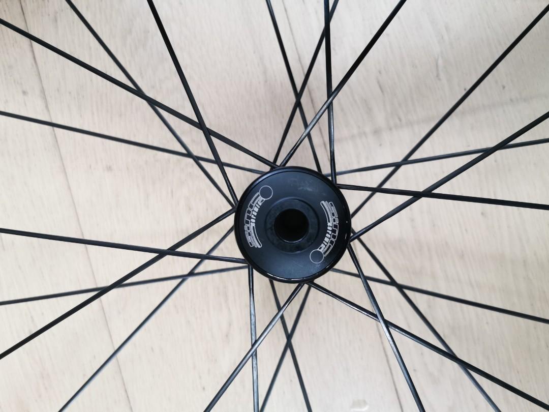 DT SWISS ARC 1100 DICUT 80 DB 前輪のみ