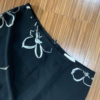 Floral skirt - belahan belakang