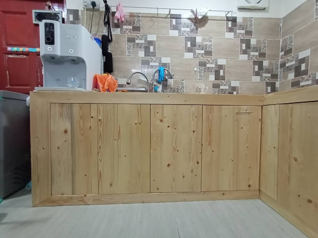 Pine wood 2025 kitchen cabinets