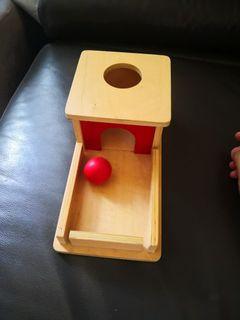 Montessori object permanence box
