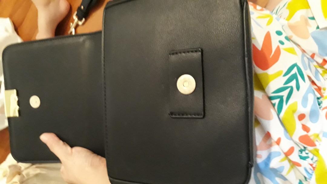 Off White Clipper Bag 100 Leather Women s Fashion Bags Wallets Cross body Bags on Carousell