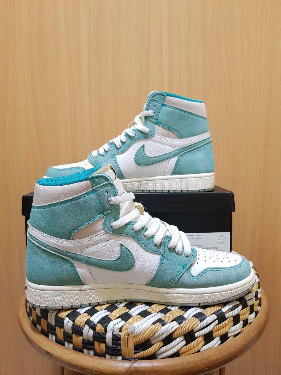Original Air Jordan 1 Retro High OG Turbo Green, Fesyen Pria, Sepatu ,  Sneakers di Carousell