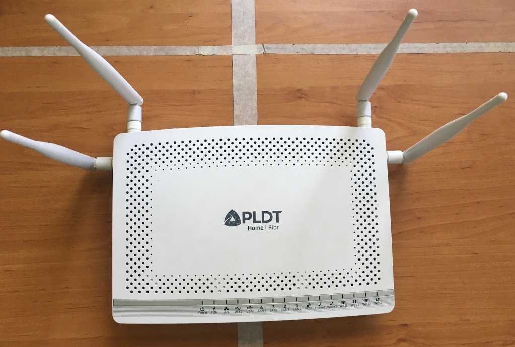 PLDT Home Fibr Fiber Home GPON ONU AN5506-04, Computers & Tech, Office