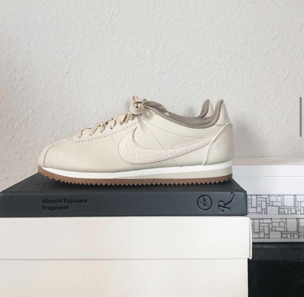 rare nike cortez