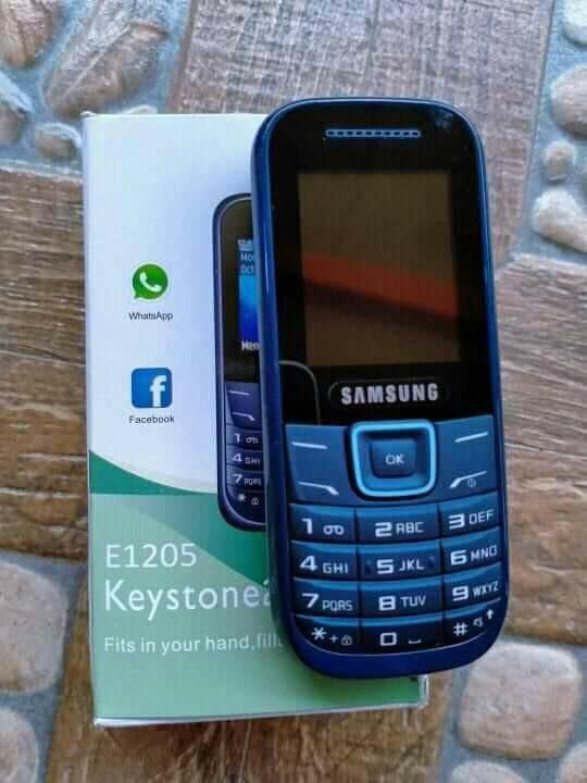 samsung keypad mobile with earphone