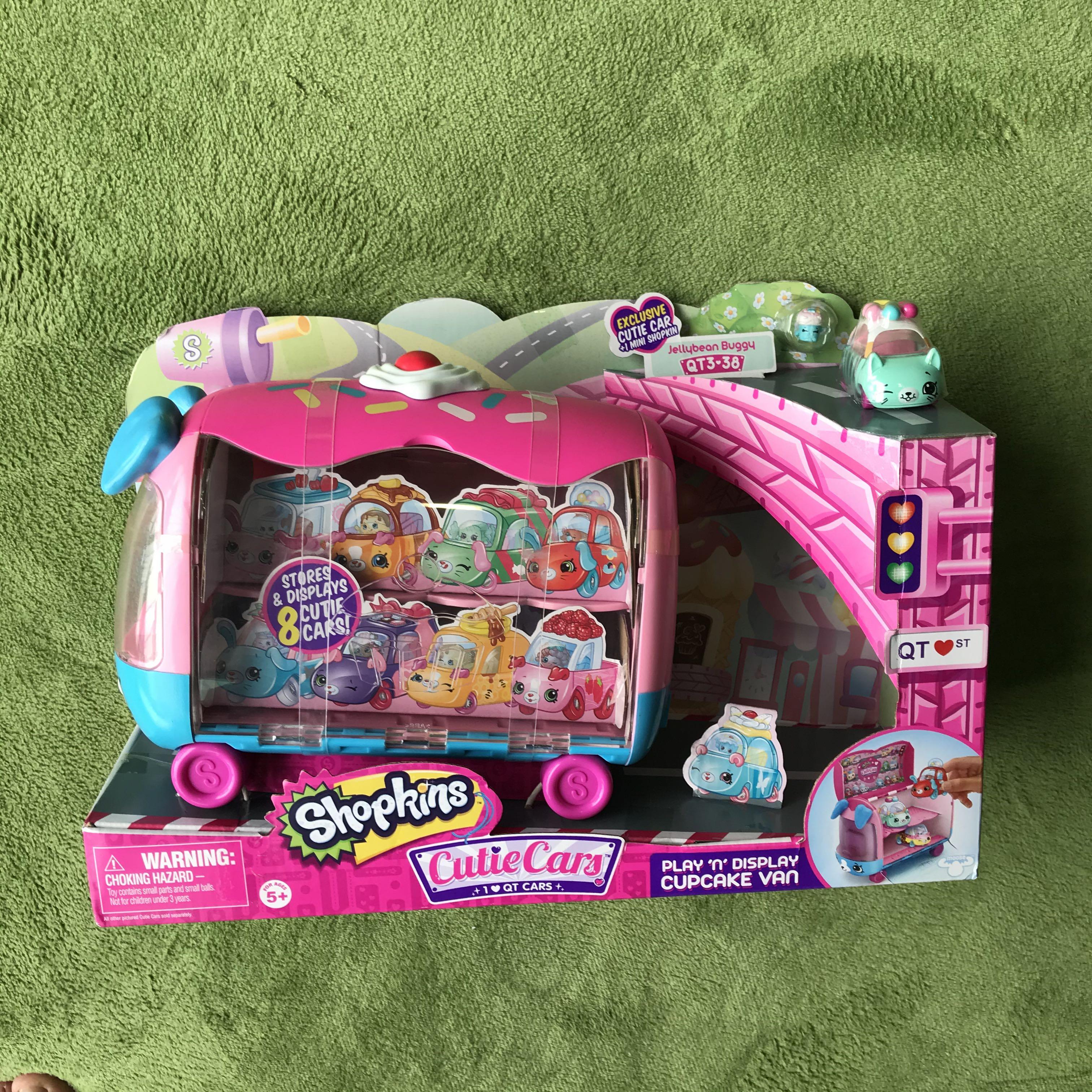 cutie cars cupcake van