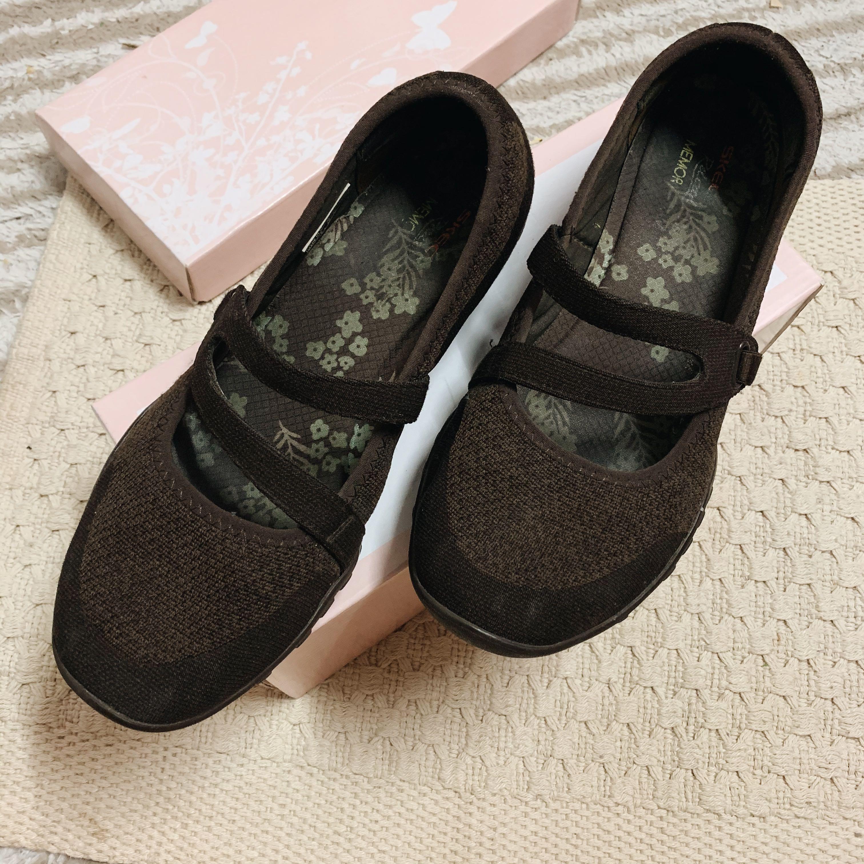 Udsigt skør Silicon Skechers Relaxed Fit Memory Foam for Women, Women's Fashion, Footwear,  Flipflops and Slides on Carousell