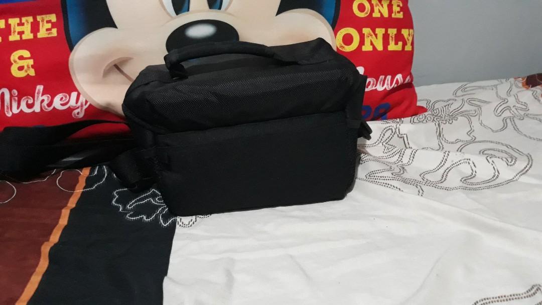 Sniper sling camera bag (Category: Camera Bags & Carriers) located in Manila. Submitted by lmeyora (Listing ID 1009199688, Image 2). Description: used but looks new no flaw.