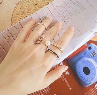 (Category: ) located in . Submitted by luxandbranded (Listing ID 1009242731, Image 1). Description: .
