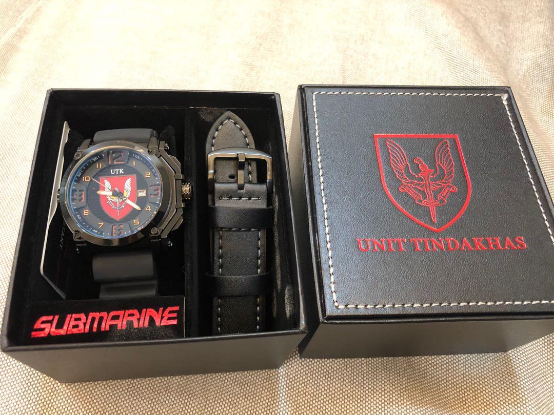 Submarine watch deals utk