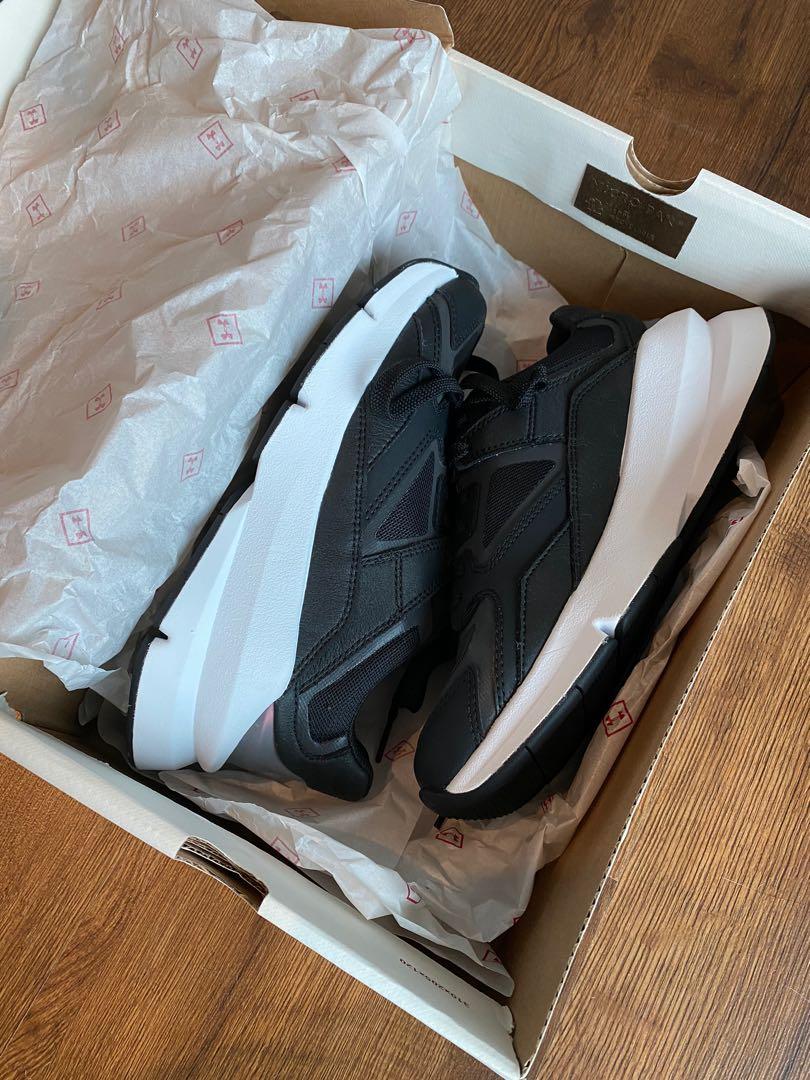 Under Armour Forge 96 Black Men s Fashion Activewear on Carousell