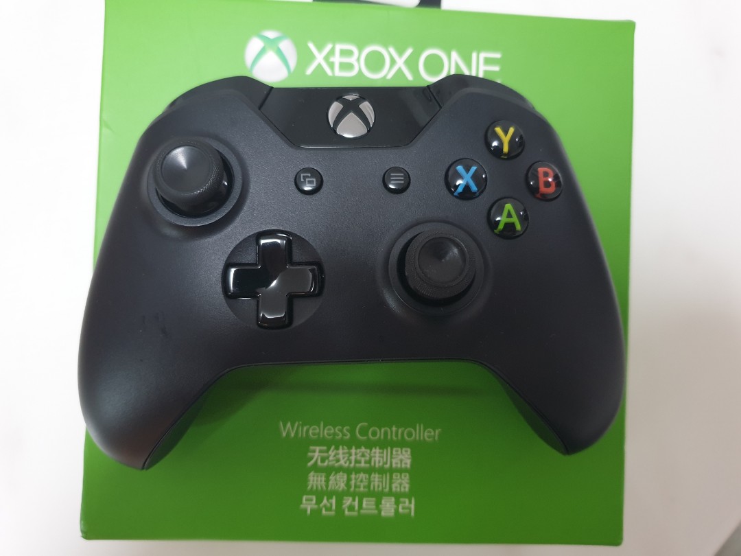Used Xbox One Controller (with box), Video Gaming, Gaming Accessories