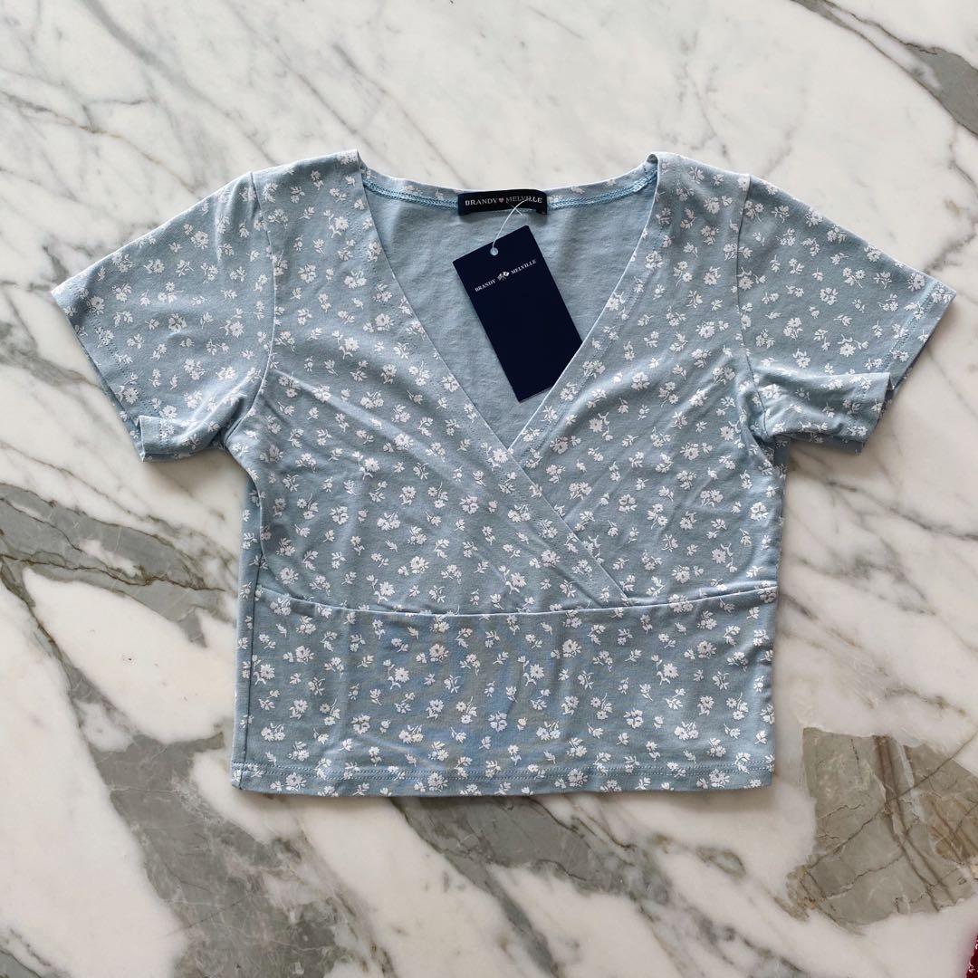 Wts Bnwt Brandy Melville Amara Top In Baby Blue Floral Women S Fashion Tops Other Tops On Carousell