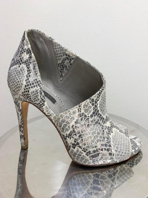 bcbg snakeskin heels