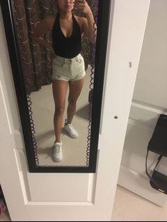 BLACK HALTER