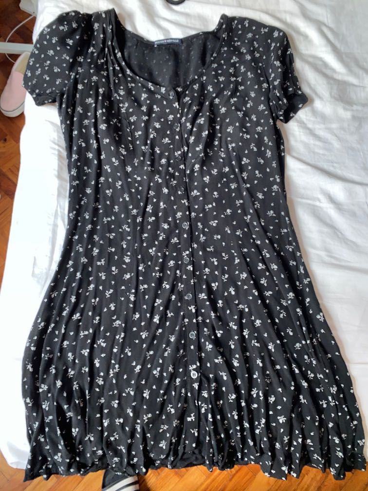 Lara Dress Brandy Melville