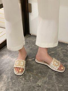 Contrast Color Flat Shoe