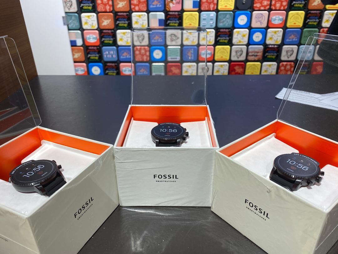 Fossil Smartwatch Gen 4 2 years Nationwide Warranty Luxury Watches on Carousell