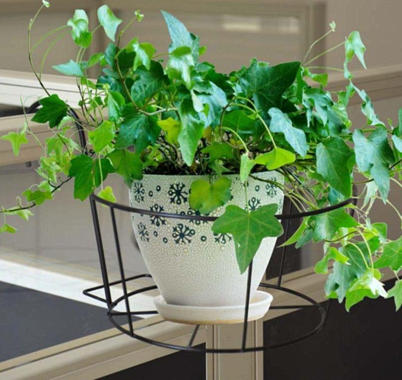 Hanging Flower Rack, Furniture & Home Living, Gardening, Pots