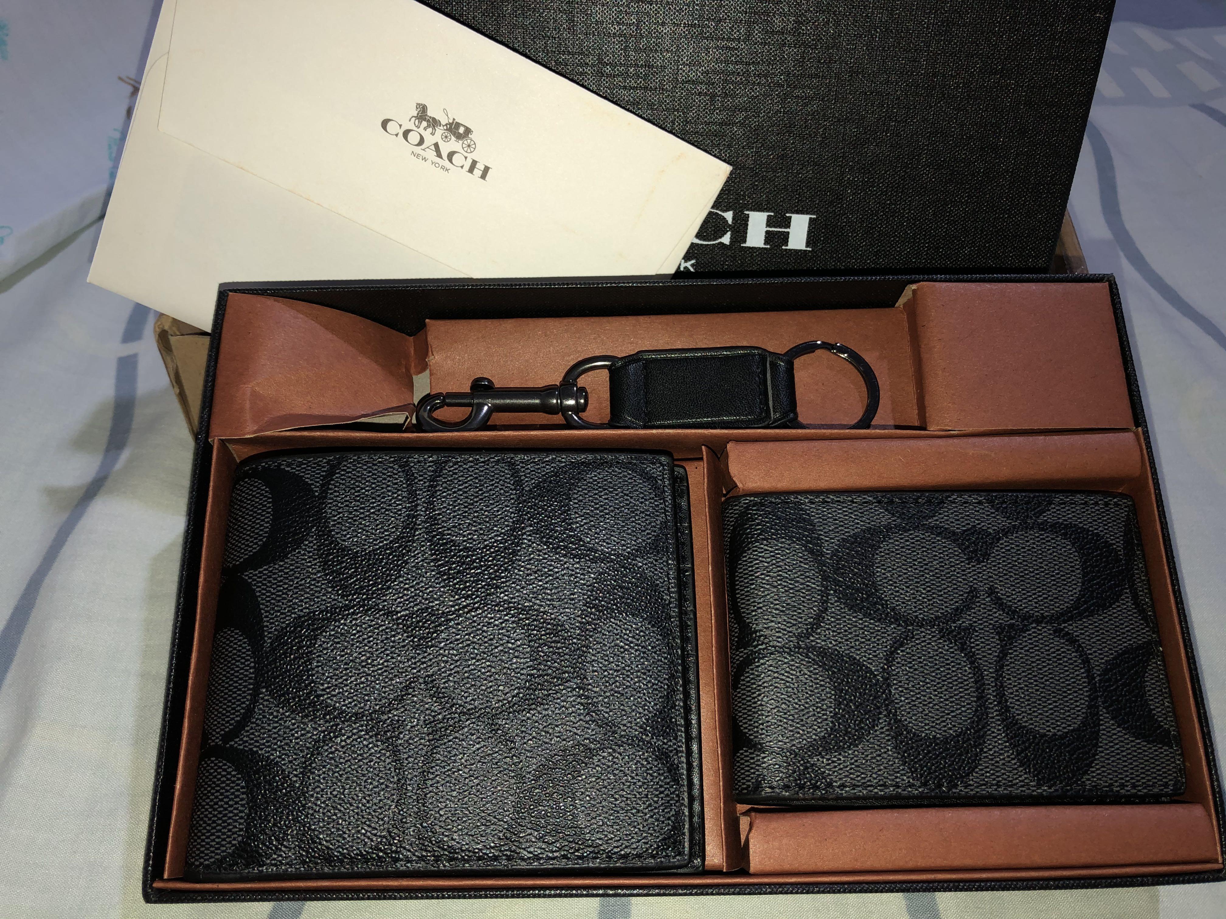 Hasil Menang Bid Coach Men Wallet Gift Set Signature Black Fesyen Pria Tas Dompet Dompet Di Carousell Hasil Menang Bid Coach Men Wallet Gift Set Signature Black Fesyen Pria Tas Dompet Dompet Di Carousell