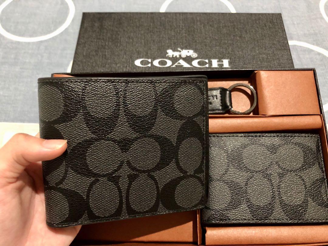 Hasil Menang Bid Coach Men Wallet Gift Set Signature Black Fesyen Pria Tas Dompet Dompet Di Carousell Hasil Menang Bid Coach Men Wallet Gift Set Signature Black Fesyen Pria Tas Dompet Dompet Di Carousell
