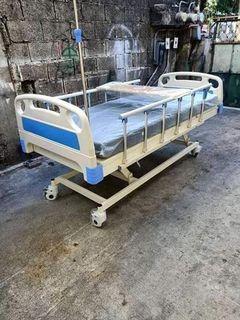 Hospital bed 3 Crank
