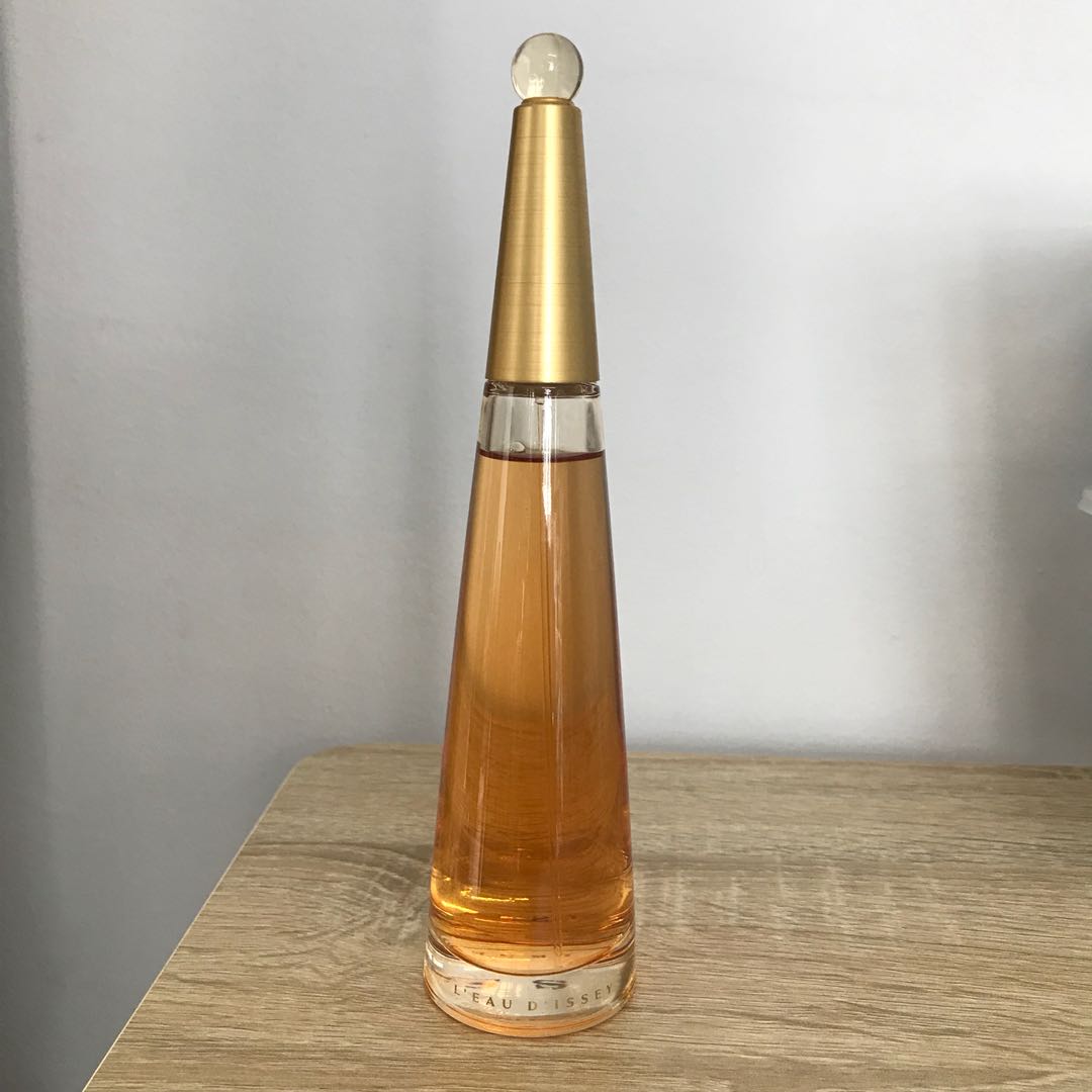 Issey miyake hot sale perfume absolue