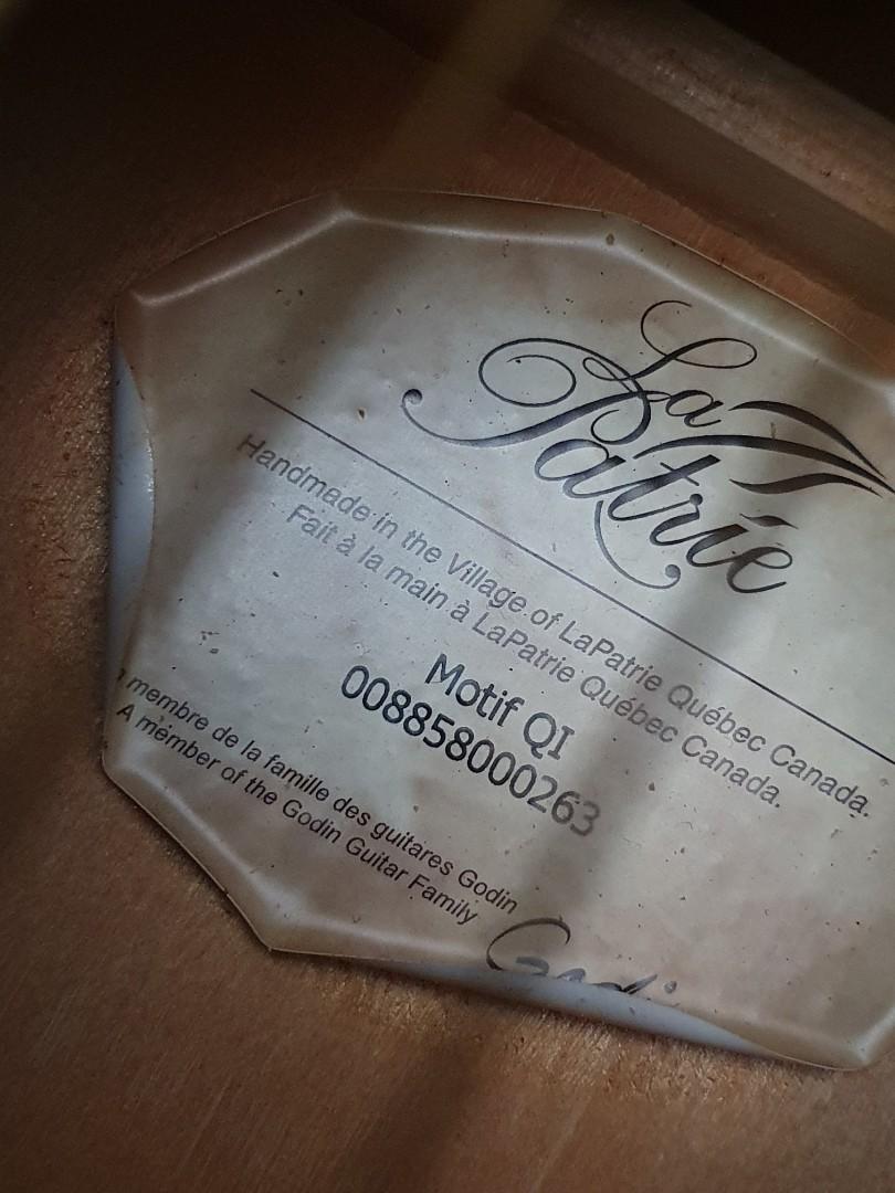 La Patrie Motif nylonstring parlour guitar, Hobbies & Toys, Music