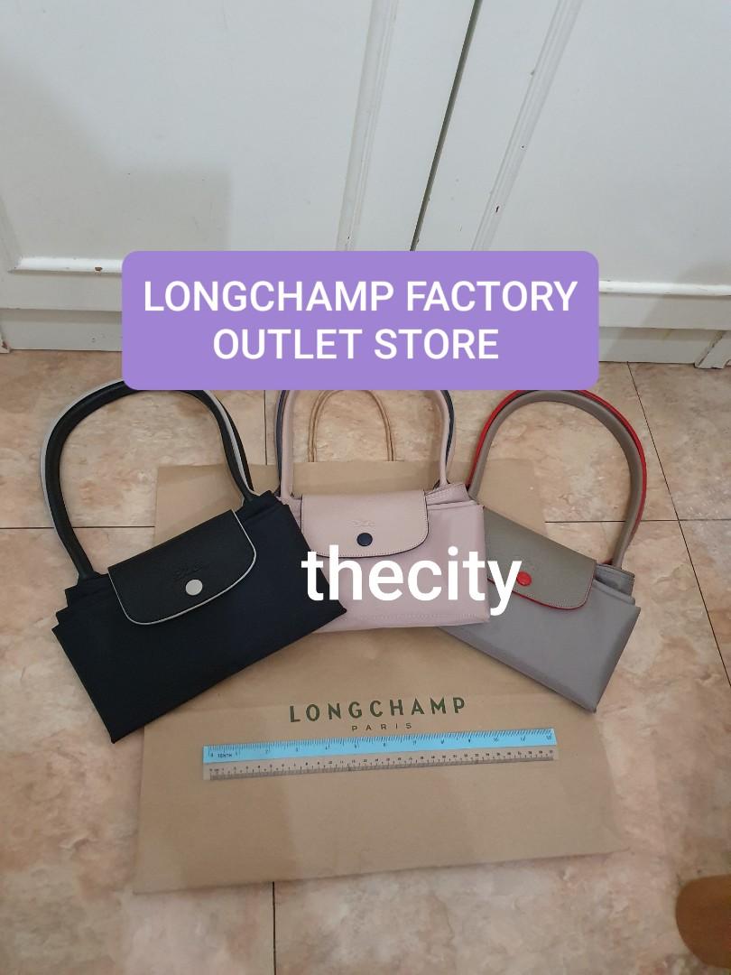 LIKE NEW - ONLY USED ONCE - VERY CLEAN CONDITION - LONGCHAMP MEDIUM LE  PLIAGE LONG HANDLES, CAN SHOULDER