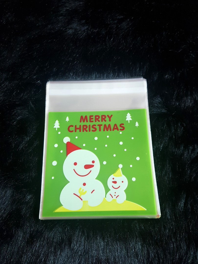 NEW 40pcs Green Snowman Christmas Design Self-Adhesive Souvenir Cookie or Candy Plastic Pouch 10cm