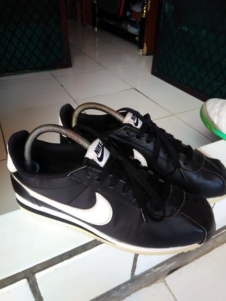 sepatu nike classic