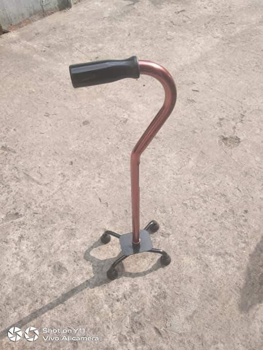 Quadcane bronze (Category: Visual & Hearing Aids) located in Quezon City. Submitted by noblebear_da8751 (Listing ID 1009448717, Image 1). Description: on hand .. durable.