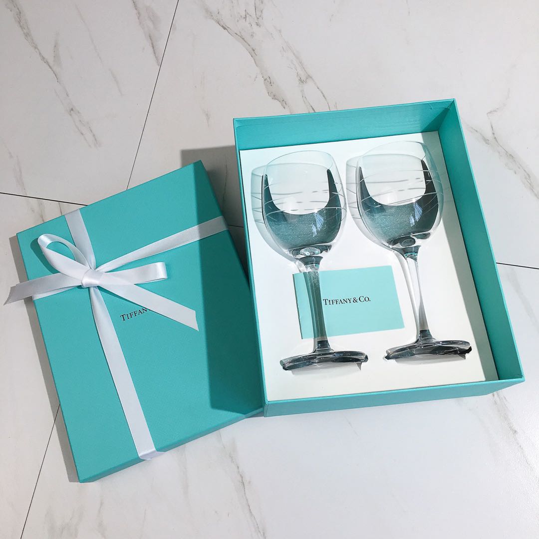 tiffany and co. wine glass set, Fesyen Wanita, Aksesoris di Carousell