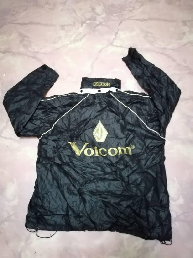 Volcom jacket (Category: Coats, Jackets and Outerwear) located in Kuala Kerai. Submitted by arekim94 (Listing ID 1009526736, Image 2). Description: armpit 23 length 25 made in usa cond nice 9/10.