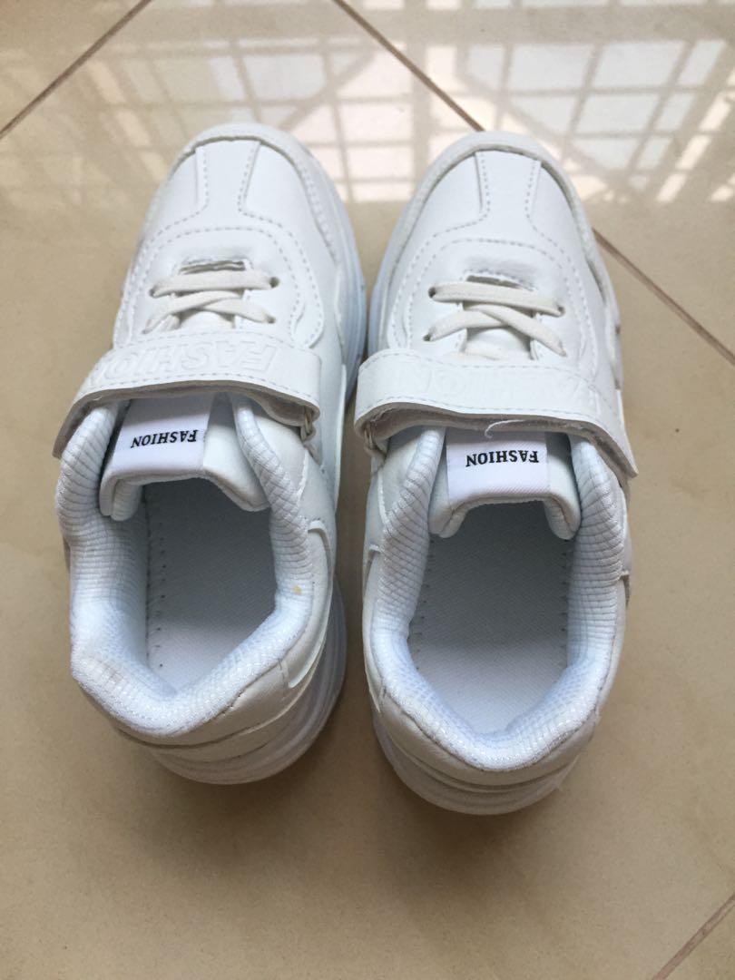 shoe size eu 32